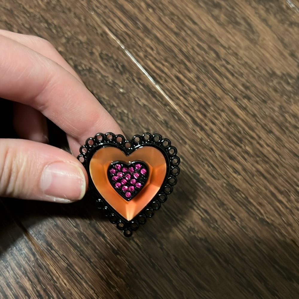 Guess ring